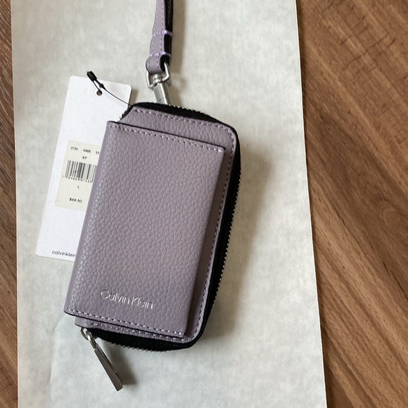BNWT Calvin Klein Lanyard/ Coin Purse - Light Purple/Lavander - Picture 2 of 10